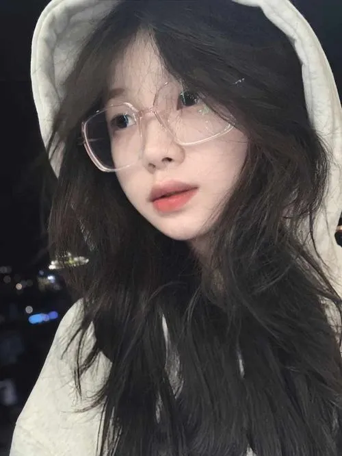 Trang điểm trong veo tôn dễ thương tự nhiên