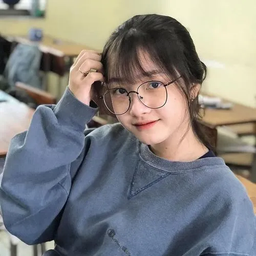 Kính mảnh giúp phong cách thanh thoát nhẹ nhàng