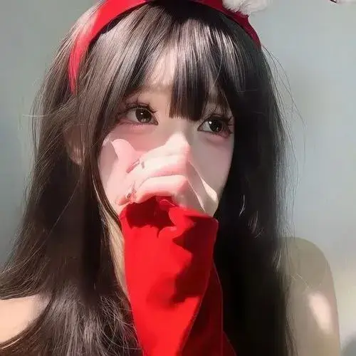 Nàng thơ mái tóc buông chạm cảm xúc thì thầm