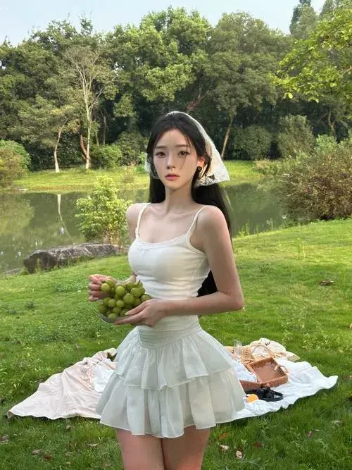 Mái tóc buông nhẹ tạo chuyển động cho ảnh có hồn