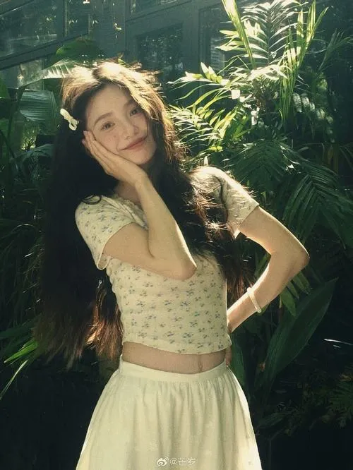 Bố cục lệch khung tạo nhịp nhìn mang thẩm mỹ