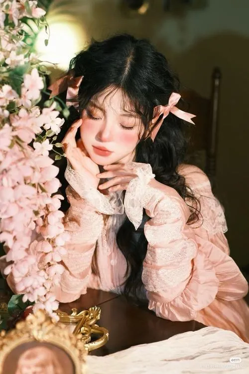 Visual art khai thác hình thể trong không khí ảnh trầm