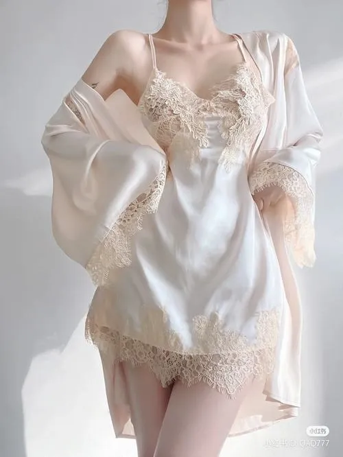 Chất lụa bóng tôn làn da quyến rũ