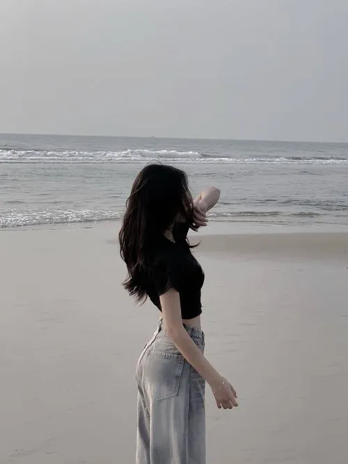 Ảnh thời trang tông lạnh làm rõ phong cách cá tính