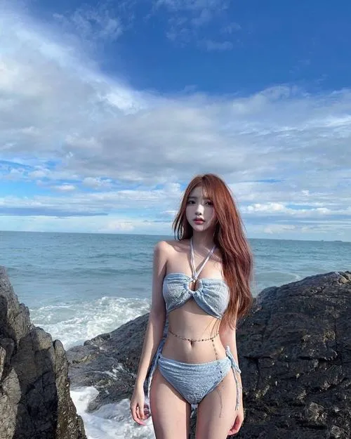 Gái xinh tiktok mặc bikini khoe dáng chuẩn trong video ngắn lan truyền