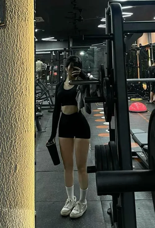 Thể thao gắn liền lối sống lành mạnh của gái gym xinh