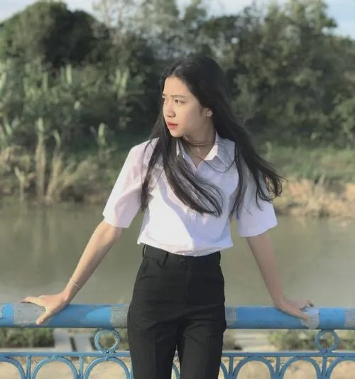 Không gian nhẹ nhàng làm nổi tuổi học trò của gái xinh k11