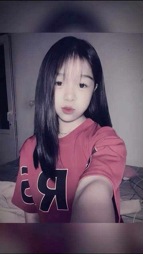 Khoảnh khắc học đường khắc họa gương mặt baby đầy nét dễ thương