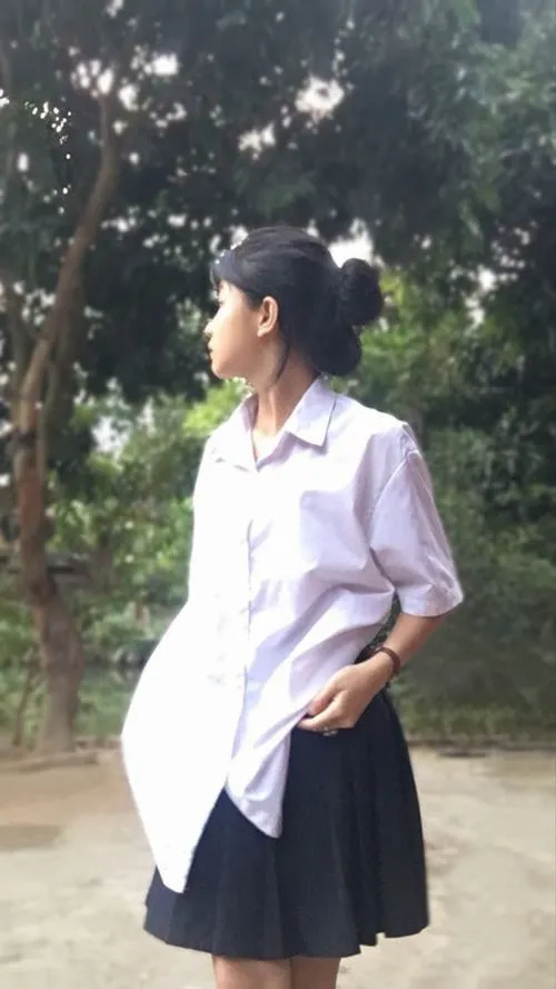 Tinh thần học đường Việt hiện rõ trong ảnh gái xinh 2011