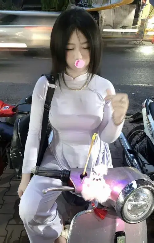 Ảnh gái xinh 2011 che mặt ghi lại nét ngây thơ của tuổi học trò