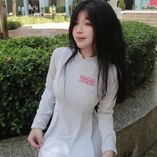 Ảnh gái xinh 2k11 áo dài đơn giản nhưng càng xem càng cuốn