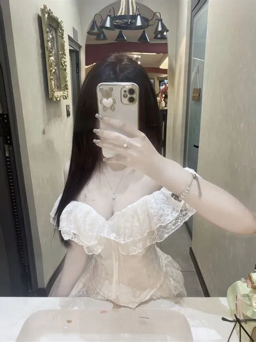 Hot girl 2k5 vẫn giữ vẻ tinh khôi rất riêng