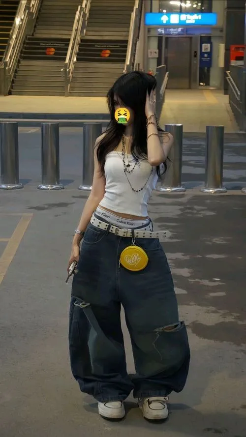 Street style kết hợp che mặt rất ngầu