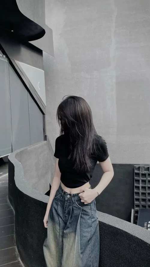 Thu hút bằng cảm giác từ gái xinh bí ẩn