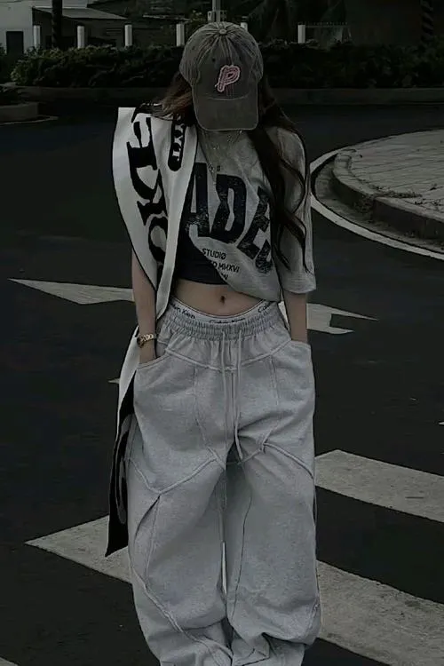 Che mặt bí ẩn tạo chiều sâu cho gái xinh