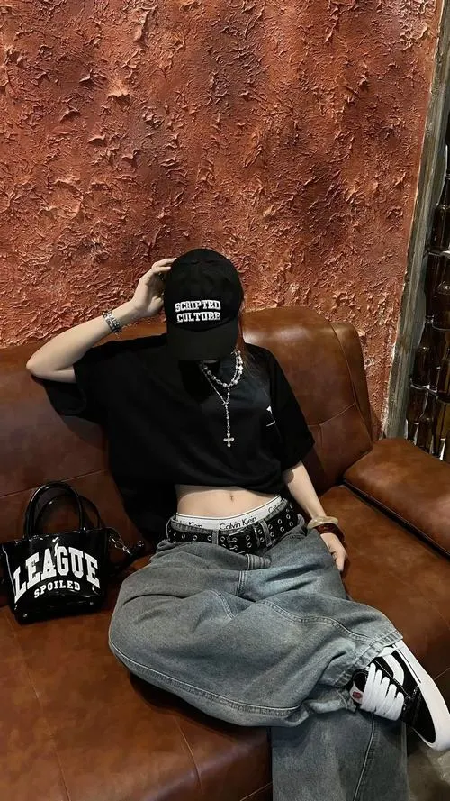 Ánh sáng trong bố cục ảnh làm vibe ngầu sâu