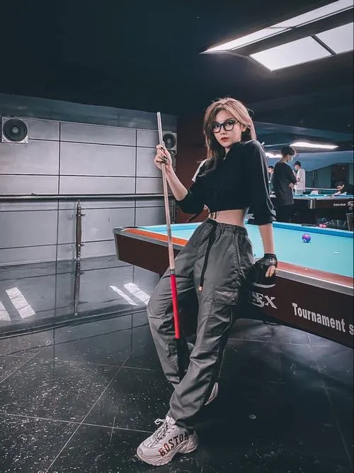 Chuyển động hot girl bida theo nhịp thở chậm đều đặn