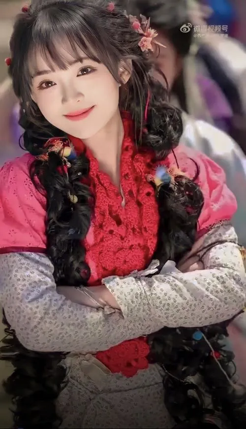 Ảnh thiếu nữ cổ đại mang vẻ đẹp thoát tục thanh tao