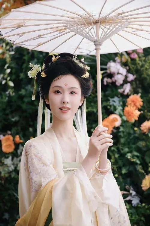 Ảnh cổ trang tỏa sáng vẻ đẹp thoát tục nhẹ nhàng