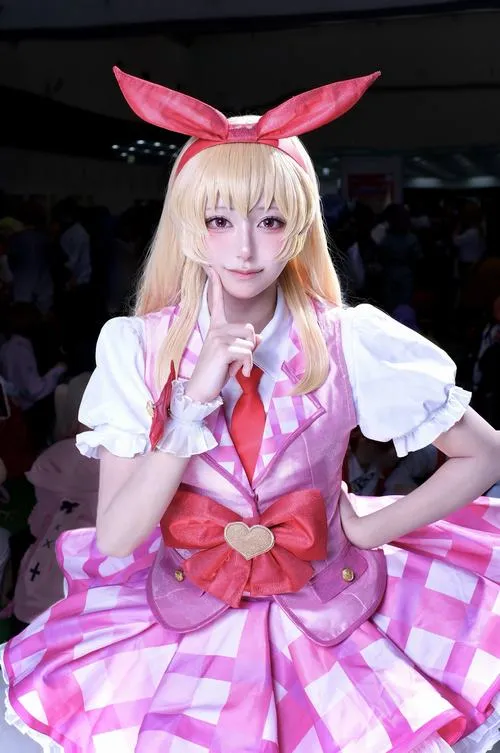 Trang phục cosplay giúp gái xinh thể hiện phong cách gợi cảm tự nhiên