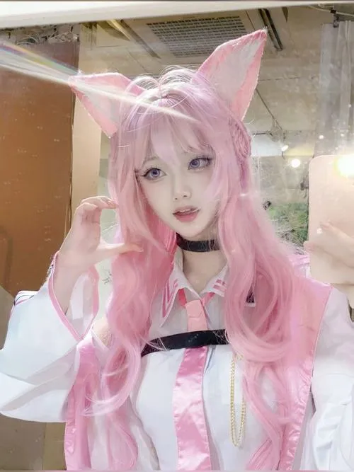 Gái xinh hóa thân cùng người mẫu ảnh phong thái tự tin