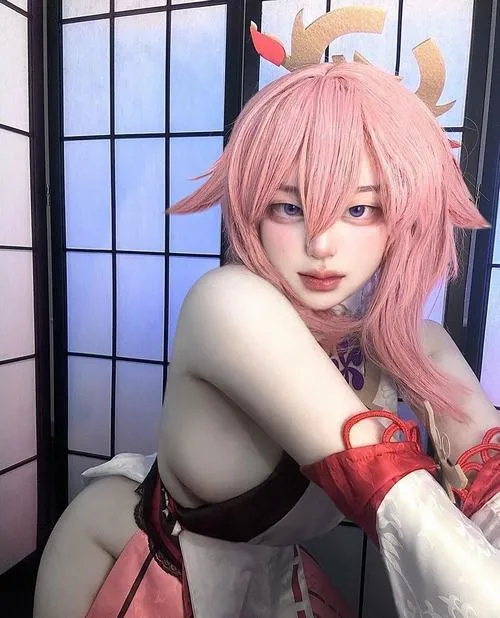 Cosplay anime sexy với thần thái lôi cuốn đầy mê hoặc