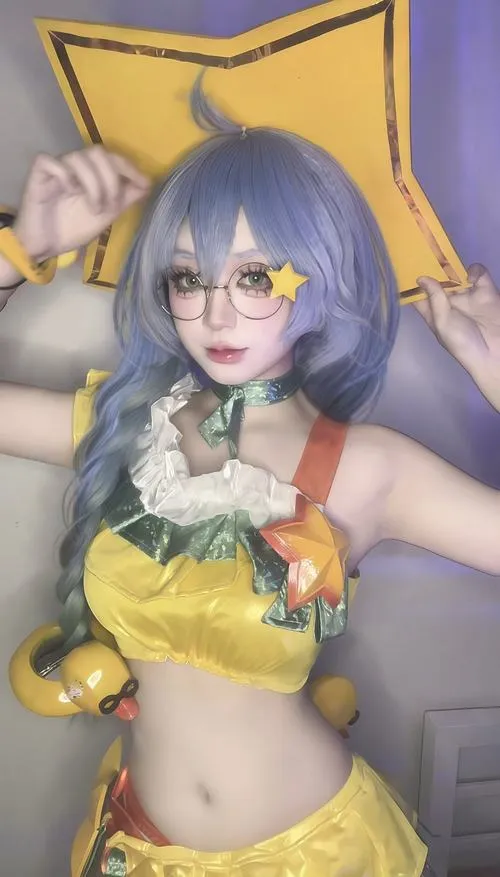 Bộ ảnh cosplay dễ thương dành riêng cho anh em mê gái xinh