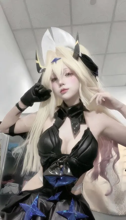 Cosplay girl toát lên dễ thương và sáng tạo