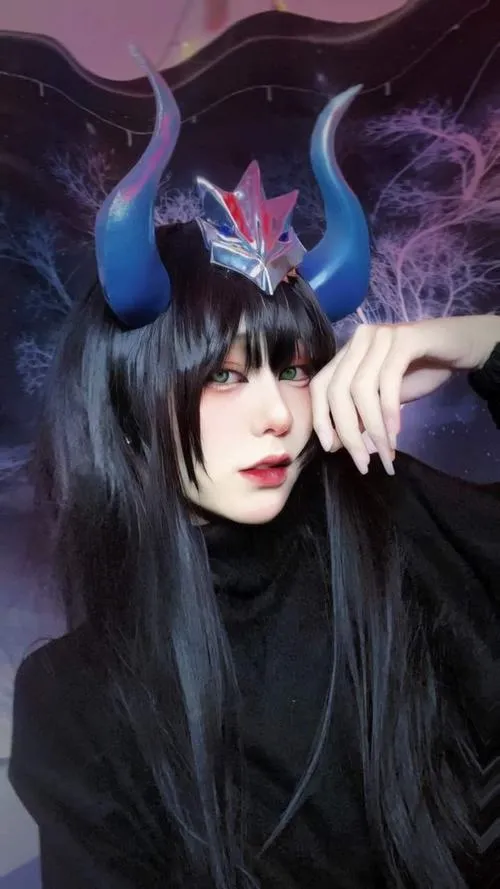 Trang phục gắn với cá tính nhân vật tạo visual nhân vật hiện đại