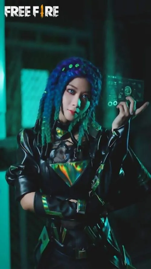 Bộ ảnh cosplay Free Fire của gái xinh nhìn là thấy mùi hành động