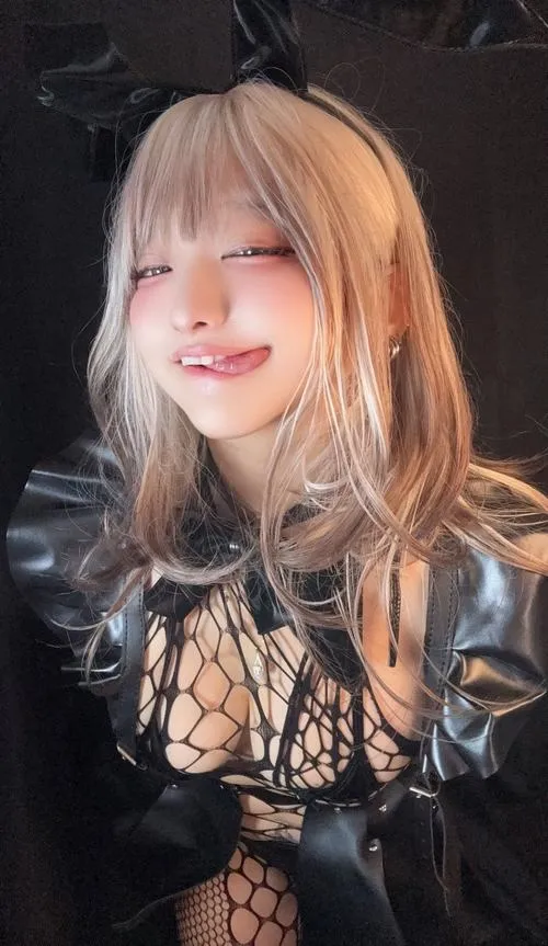 Gái xinh cosplay hentai mang thần thái anime khiến anh em khó rời mắt