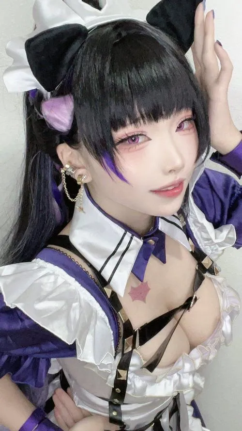Bộ ảnh gái xinh cosplay hentai đậm chất fantasy và vibe truyện tranh