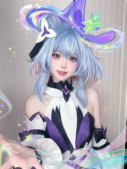 Violet được gái xinh cosplay với ánh mắt có hồn