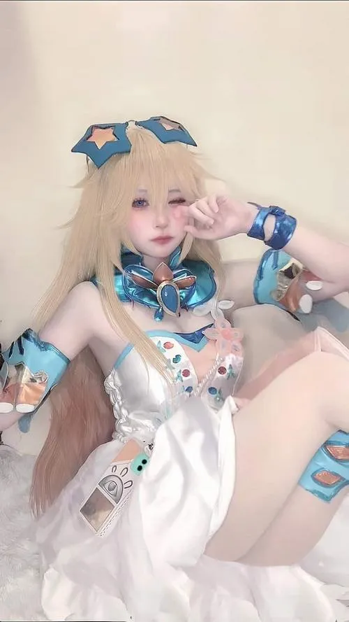 Vũ khí đặc trưng làm nổi bật tạo hình cosplay Athanor