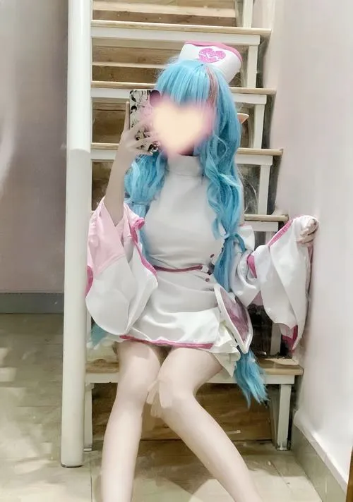 Cosplay Liên Quân phong cách gợi cảm khiến fan nam khó rời mắt