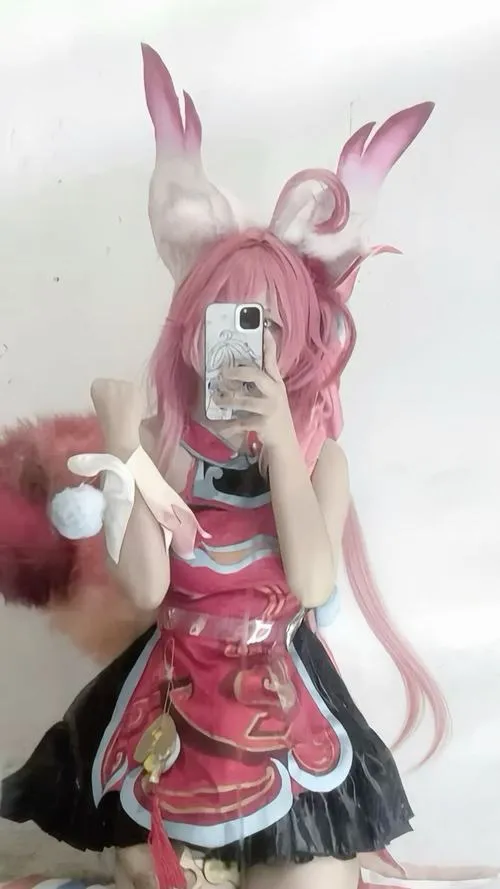 Bộ ảnh gồm concept ánh sáng pose mang nghệ thuật