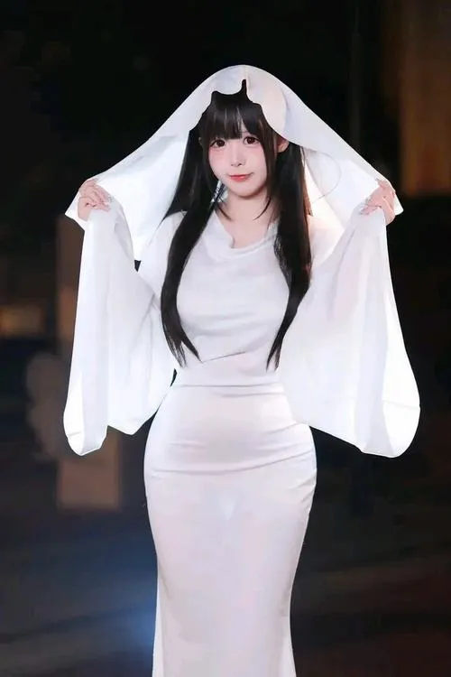 Gái xinh ma nữ nhật bản với mái tóc dài buông xõa