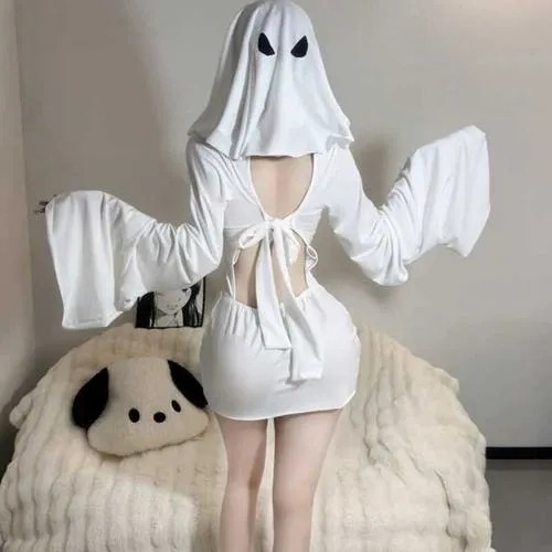 Gái đẹp cosplay ma hóa thân yêu nữ cổ trang mang thần thái lạnh lùng
