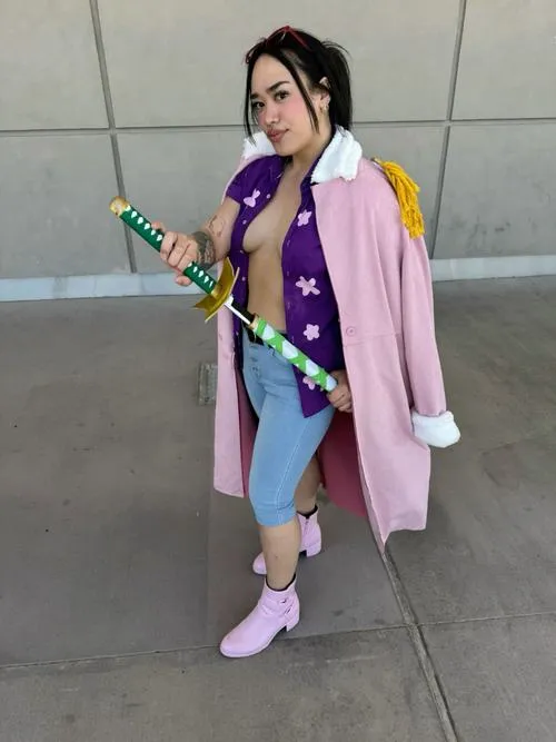 Tạo hình anime giúp gái xinh nổi bật hơn