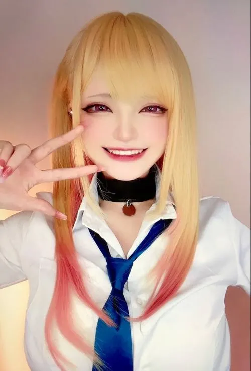 Khoảnh khắc gái cosplay gợi cảm khoe da thịt đầy bổ mắt