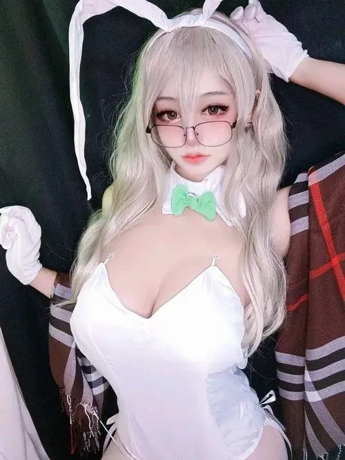 Biểu cảm tăng độ cuốn hút trong ảnh nghệ thuật cosplay thỏ