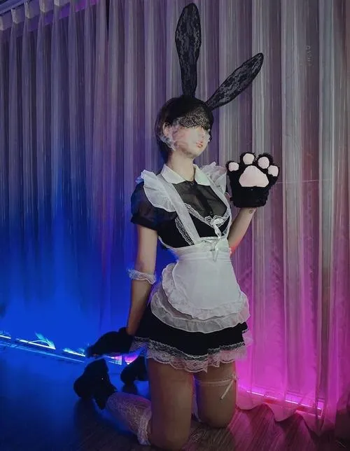 Ảnh cosplay bunny girl thể hiện cuốn hút rất quyến rũ vừa phải