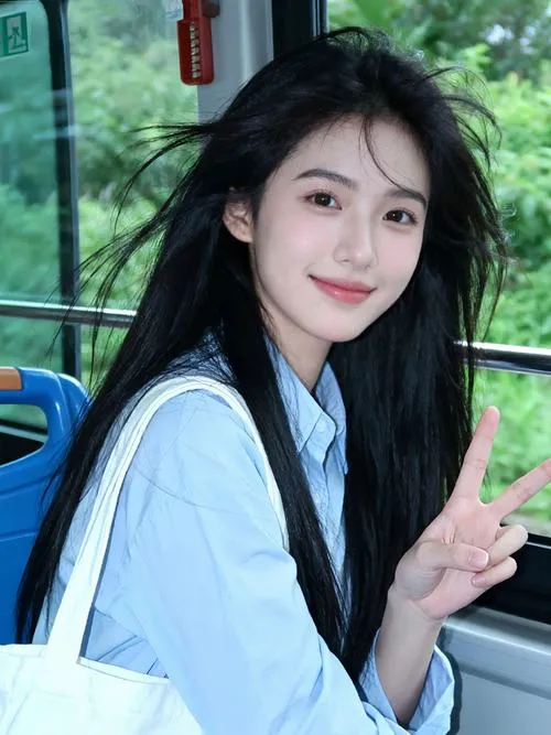 Tự nhiên toát ra từ nụ cười gái xinh