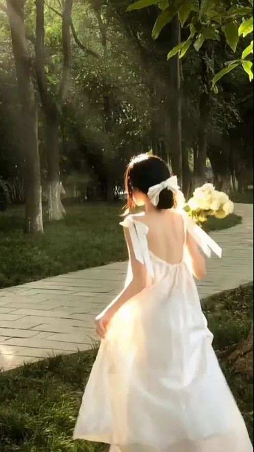 Ảnh cô gái ngọt ngào cuốn hút với nụ cười duyên