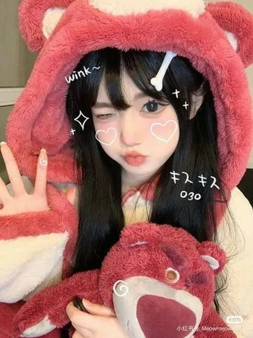 Tranh cô gái xinh với ánh nhìn mềm đầy cảm tình