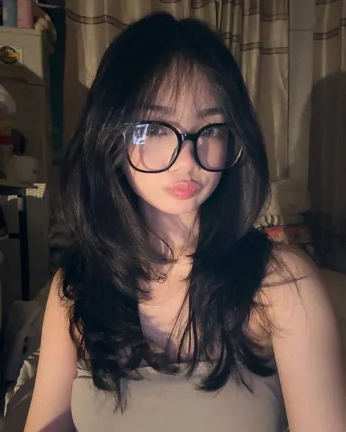 Tay nhỏ xinh xắn tăng cảm giác gần gũi