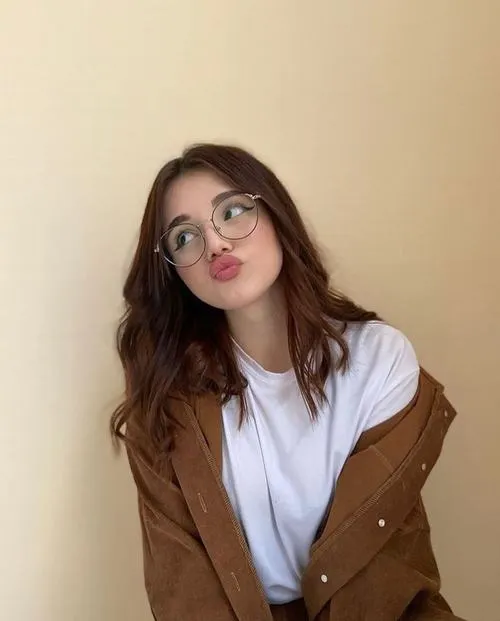 Đôi mắt mắt to tròn tạo cảm giác ngây thơ cute