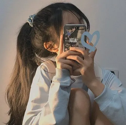 Ảnh gái xinh kín mặt toát lên vẻ nhẹ nhàng