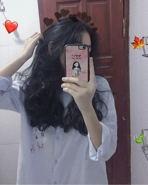 Che mặt nửa kín nửa hở khiến gái xinh cuốn hút