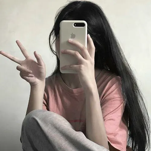 Ánh sáng làm nổi vibe ảnh khi gái xinh che mặt